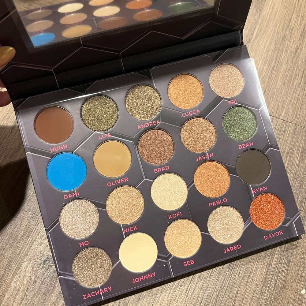 BeeBeauty Barbarella Eye Shadow Palette